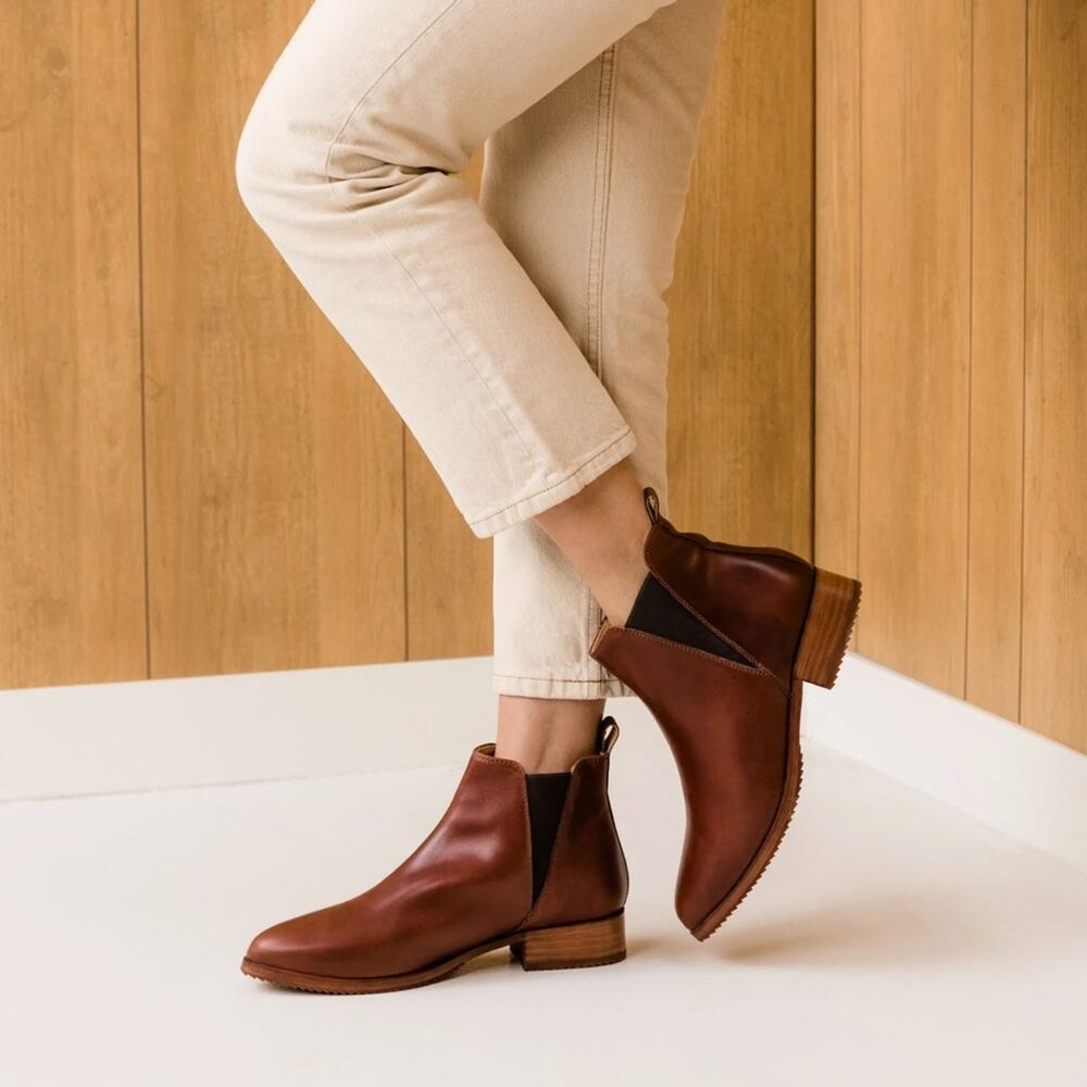 Nisolo Eva Everyday Chelsea Boot Auburn Leather NIB 8.5 Sustainable Designer - Picture 16 of 16